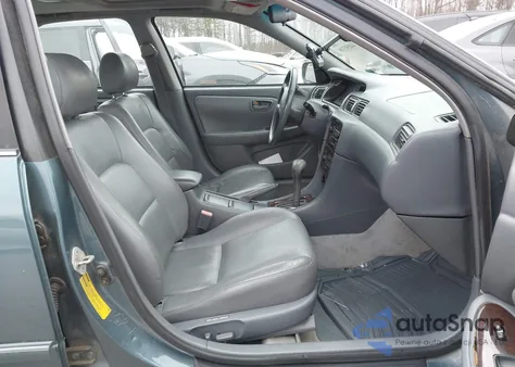 2000 Toyota Camry Xle V6 z USA, uszkodzony, nr VIN 4T1BF28K4YU948801